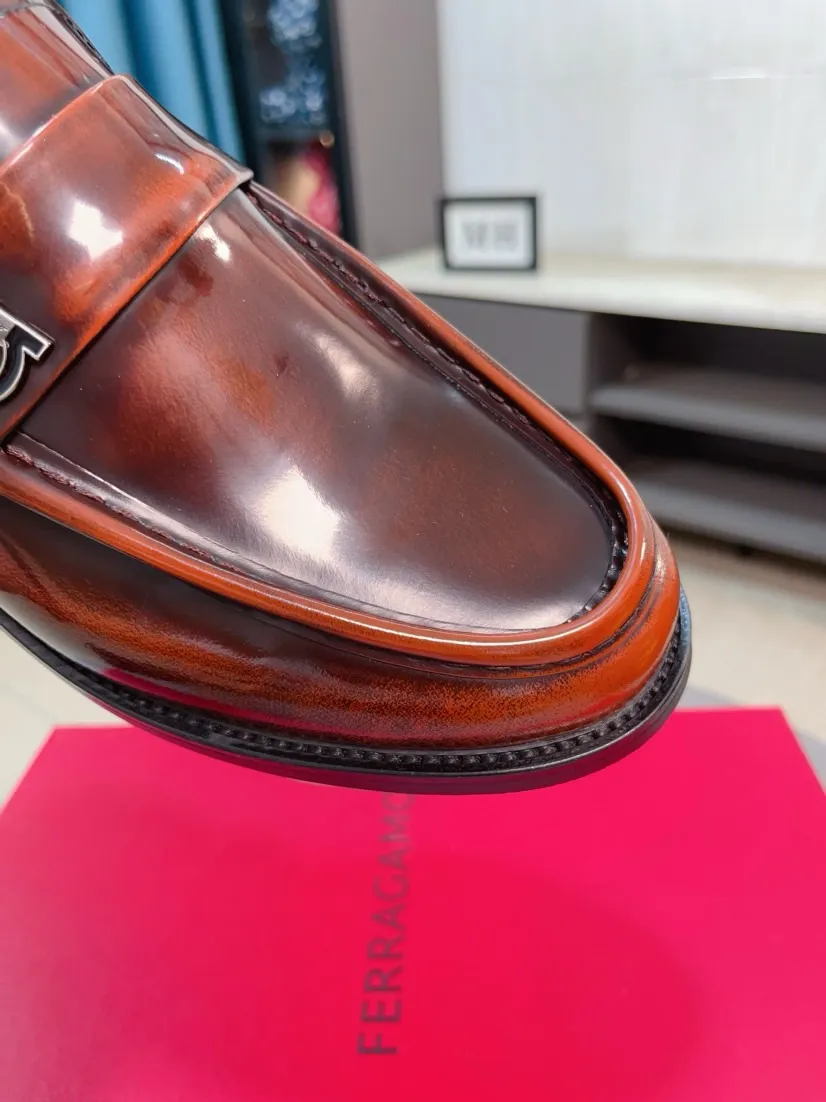 Men's shoes 💰560🌸🌸Water dyed cowhide 🆘[Salvatore Ferragamo] Ferragamo's latest casual business leather shoes for men! Available at counters simultaneously! The fabric is made of specially imported original suede calfskin, and the interior is made of imported water-dyed cowhide. It is absolutely luxurious and leads the fashion trend. Matching code: 38-44 45 customized